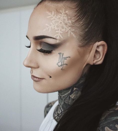 Monami Frost, Tattoo Mini, Tattoo Neck, Special Tattoos, Melt Cosmetics, Tunnels And Plugs, Dark Matter, Dark Wear, Body Modifications