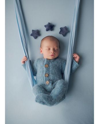 Newborn Photography Ideas Studio, New Borned Baby Boy, Newborn Photoshoot Boy, Baby Photoshoot Ideas Boy, Newborn Boy Photoshoot, Photoshoot For Baby, Newborn Baby Boy Photography, Home Photo Ideas, Baby Boy Photoshoot