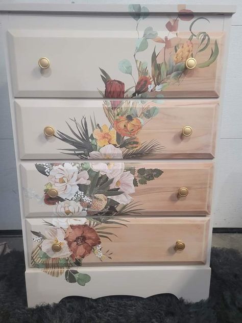 Painted Dressers Ideas, Jewelry Box Ideas, Redoing Furniture, Furniture Makeover Inspiration, Custom Dresser, Wooden Sofa Set Designs, Dresser Ideas, Furniture Fix, Furniture Painting Techniques