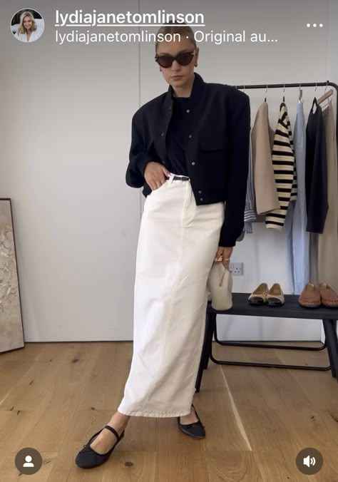 Ecru Skirt Outfit, White Midi Skirt Outfit Winter, Denim Maxi Skirt Outfit 2023, White Denim Skirt Outfit Winter, White Denim Maxi Skirt Outfit, Utility Skirt Outfit, White Midi Skirt Outfit, Denim Skirt Outfit Winter, Midi Skirt Outfits Summer