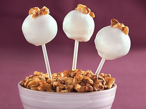 Bacon and walnuts mixed with Betty Crocker® SuperMoist® cake mix and cream cheese frosting gives you delicious pops – perfect dessert for a crowd. Maple Walnut Cake, Portable Desserts, Dessert For A Crowd, Maple Cake, Portable Dessert, Betty Crocker Cake Mix, Recipe For Happiness, Betty Crocker Cake, Cake Mix Ingredients