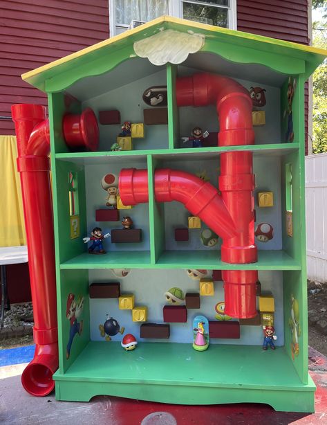 Mario Bros Doll House, Super Mario Doll House Diy, Diy Mario Dollhouse, Diy Super Mario Dollhouse, Dollhouse For Boys Diy, Mario Doll House, Boy Dollhouse Diy, Super Mario Play House Diy, Pokemon Bookshelf