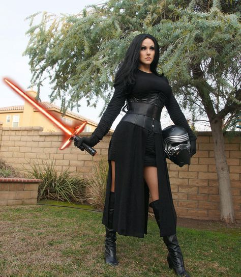 37 Weird, Wild, and WTF Pics For You To Enjoy - Funny Gallery Star Wars Women Costume, Kylo Ren Halloween Costume, Kylo Ren Outfit, Kylo Ren Costumes, Sith Costume, Sith Cosplay, Disfraz Star Wars, Star Wars Halloween Costumes, Star Outfit