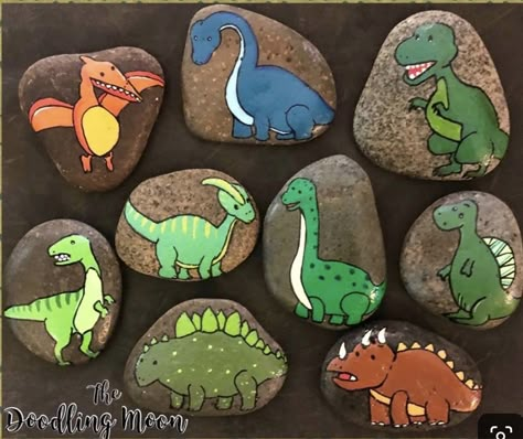 Dinosaur Projects, Fairy House Crafts, Diy Rock Art, Painted Rock Animals, Rock And Pebbles, Christmas Rock, Painted Rocks Diy, Rock Painting Patterns, Hand Painted Stones