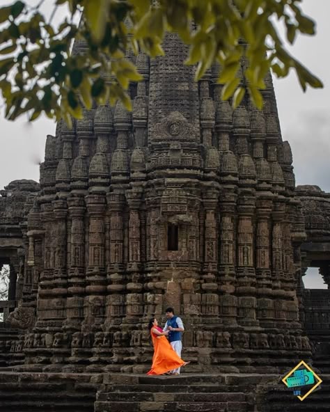 gondeshwar temple Temple Couple, Temple Poses, Temple Photoshoot, Temple Shoot, Pose In Saree, Couple Landscape, Pre Wedding Pose, Traditional Photoshoot, Temple Wedding Photos