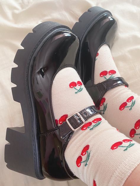 Marry Jean Shoes, Marry Janes Shoes Outfit, Mary Janes Socks, Marry Janes Shoe, Marie Jane Shoes Outfit, Marie Jane Shoes, Mary Janes With Socks, Mary Jane Shoes Outfit Jeans, Socks Coquette