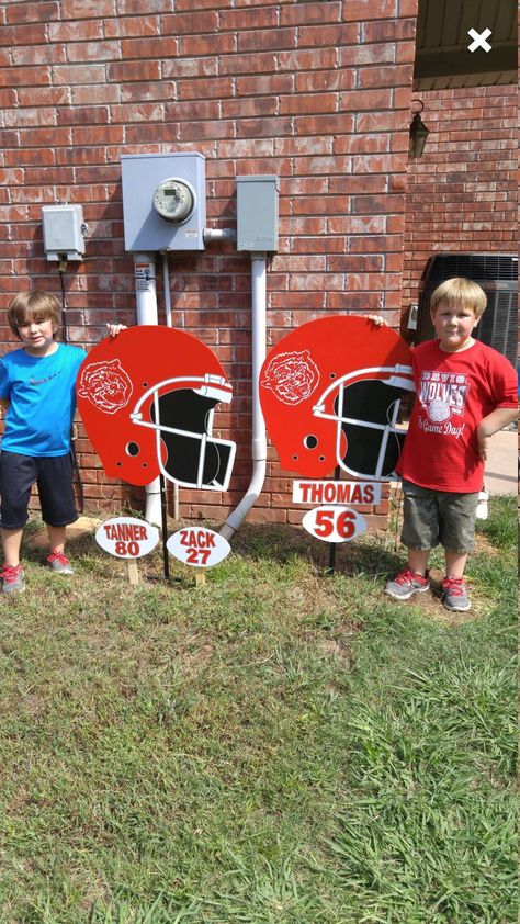 Football Yard Decor, Football Bust Through Signs, Football Yard Signs For Players, Football Helmet Yard Signs, Football Yard Signs, Nfl Door Sign, Football Numbers, Football Diy, Football Signs