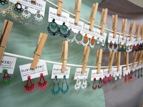 Here's a clever way to display small items like earrings at your garage sale that makes them easy to see. Yard Sale Display, Diy Peg Board, Jewerly Display, Jewelry Booth, Earring Displays, 15 Jewelry, Jewerly Displays, Craft Fairs Booth, Craft Booth Displays