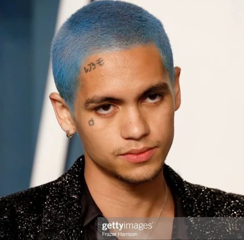 Blue Buzzcut Men, Blue Buzzcut, Short Blue Hair, Buzz Cut Hairstyles, Dominic Fike, Cool Mens Haircuts, Men Hair Color, Oval Face Hairstyles, Olive Skin