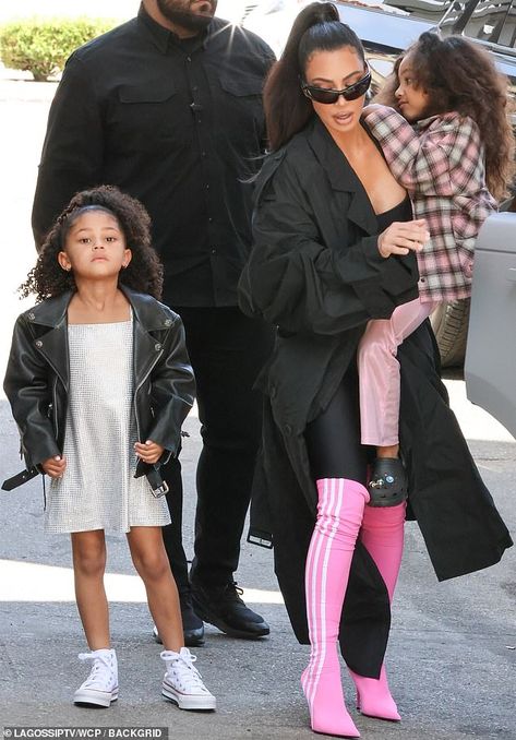 Kim And Khloe Kardashian, Kim And Khloe, Hottest Outfits, Sparkly Pants, Mix Baby Girl, Fur Outfit, Robert Kardashian, Kardashian Kids, Kardashian Jenner