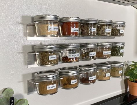 Mason Jar Spice Rack, Jar Organization, Small Jam Jars, Organizing Pantry, Mason Jar Holder, Pantry Jars, Mason Jar Kitchen, Rack Hanger, Garage Dimensions