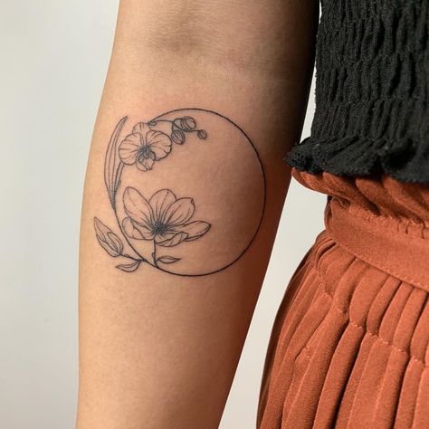 Simple Sun Tattoo, Unique Half Sleeve Tattoos, Half Sun, Tatoo Inspiration, Orchid Tattoo, Handpoke Tattoo, Sun Tattoos, Incredible Tattoos, Cute Small Tattoos