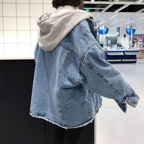 Button Up Shirt Outfit, Hooded Jean Jackets, Modern Streetwear, Hooded Denim Jacket, American Fashion, Urban Wear, Korean Outfits, Fashion Company, Button Up Shirt