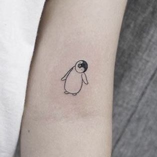 Penguin Ankle Tattoo, Penguin Tattoo Cute, Mini Penguin Tattoo, Tattoo Ideas Penguin, Penguin Fine Line Tattoo, Small Penguin Tattoo Simple, Pinguin Tattoo Minimalist, Matching Penguin Tattoo, Tiny Penguin Tattoo