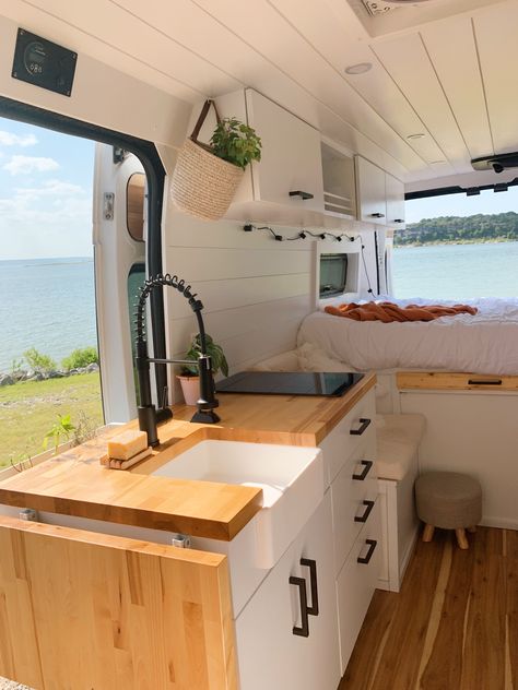 Vanlife Aesthetic Interior, Aesthetic Van Interior, Van Life Aesthetic Interior, Vanlife Aesthetic, Aesthetic Camper, Vanlife Kitchen, Vanlife Interiors, Van Aesthetic, Van Life Aesthetic