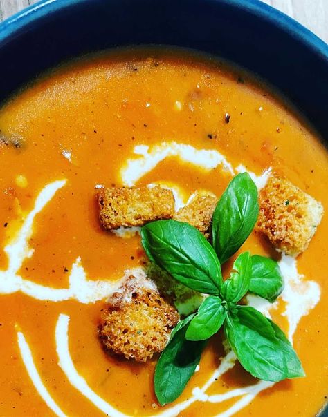 World’s Best: The Ultimate Fire-Roasted Tomato Bisque Soup Fire Roasted Tomato Soup, Tomato Bisque Recipe, Tomato Bisque Soup, Bisque Soup Recipes, Best Tomato Soup, Bisque Soup, Keto Soups, Tomato Bisque, Roasted Tomato Soup