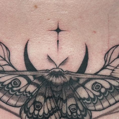 Nocturnal custom 🖤 moth + moon flowers + moon + stars ⭐️ I love the way we fit the moon into the moths pattern ~ done in 4 hours Art Deco Moth Tattoo, Luna Moth Chest Tattoo, Moth Chest Tattoo, Moon Flowers, Lunar Moth, Moon Moth, Moth Tattoo, Luna Moth, Moon Flower