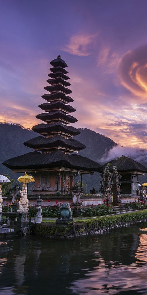 Pura Ulun Danu Bratan at Bali, Indonesia. Original Travel. Wallpaper Bali, Bali Tour Packages, Bali Baby, Bali Holidays, Photographer Inspiration, Exotic Places, Bali Travel, Island Travel, Canon Photography