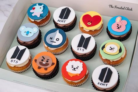 Bt21 Cupcakes, Bts Birthday Cake, Bt21 Cake, Bts Anniversary, Tea Bts, Bento Cake Ideas, Bts Accessories, Bts Birthday, Bts Cake