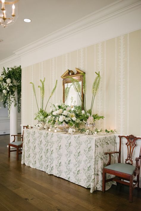 Olivia And Taylor, Wedding Staircase, Diamond Dove, Garden Party Theme, House Dining Room, Green Themed Wedding, Wedding Linens, Country Club Wedding, Custom Decor