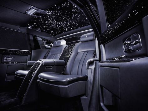 PHOTOS: Rolls-Royce Phantom starlight headliner - Business Insider Rolls Royce Interior, Luxe Auto's, Money Wallpaper, Luxury Cars Rolls Royce, Luxury Car Interior, Car Wheels Rims, Ferrari Laferrari, Pagani Huayra, Mclaren P1