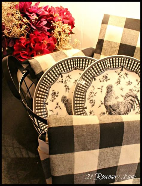 Kitchen Black And White, Checkered Fabric, French Country Furniture, Rooster Kitchen, French Country Kitchens, French Country Living Room, Rooster Decor, Kitchen Black, Country Curtains