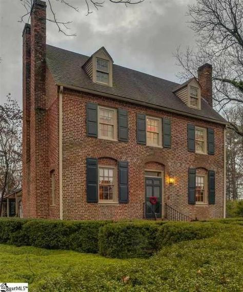 Old 1800 Homes, Old Exterior Homes, 1800s Brick House, Brick Federal Style House, 1920s Brick House, 1800s Colonial House, Old New England Homes Exterior, Old Houses Exterior, Federal Style House Exterior