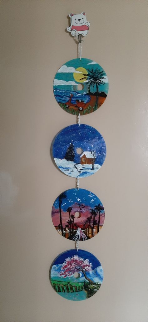 Decorate Cds Ideas, Hanging Cds On Wall, How To Hang Cds On A Wall, Painting On Cds, Cd Wall Hanging, Cds Art, Windmill Drawing, Cd Craft, Cd Wall Art