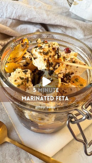 5 Minute Recipe, Marinated Feta, Vegan Feta, 5 Minute Meals, Pink Peppercorn, Feta Recipes, Christmas Apps, Cheese Boards, Chilli Flakes