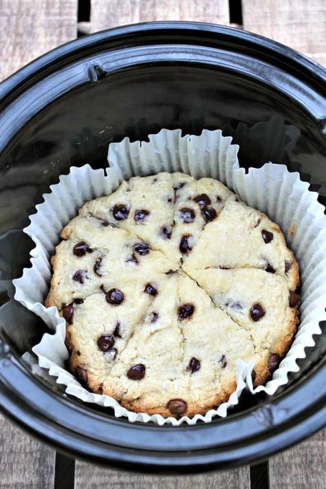 Slow Cooker Cake, Slow Cooker Cinnamon Rolls, Chocolate Chip Scones, Slow Cooker Baking, Crockpot Dessert Recipes, Slow Cooker Recipes Dessert, Slow Cooker Breakfast, Crock Pot Desserts, Slow Cooker Desserts