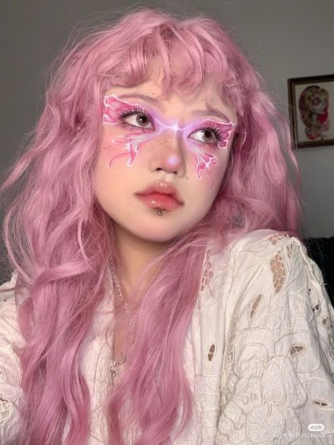 Portals Concert Makeup, Melanie Makeup Looks, Portals Makeup Look, Portals Makeup Ideas, Pink Creative Makeup, Portals Makeup Melanie, Portals Inspired Makeup, Fairy Makeup Pink, Portals Makeup