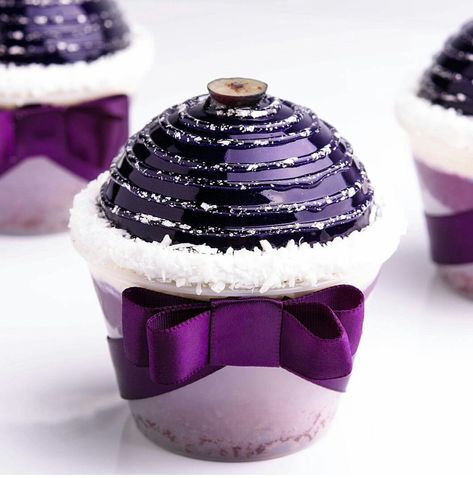 Chef Amaury Guichon: Blueberry Cupcake Amaury Guichon, Ideas For Cupcakes, Desserts Wedding, Blueberry Cupcakes, Individual Cakes, Pretty Candle, Happy Stuff, Chocolate Art, Pastry Art