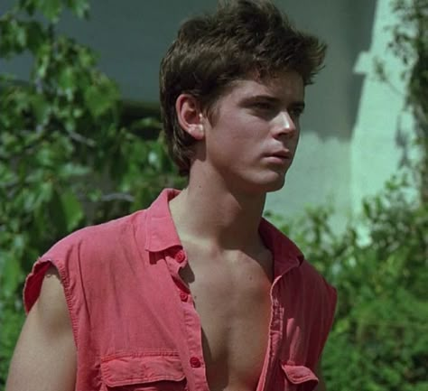 The Outsiders Ponyboy, C Thomas Howell, Ralph Macchio The Outsiders, Thomas Howell, The Outsiders Cast, 80s Actors, The Outsiders Greasers, Questions For Friends, 80s Men