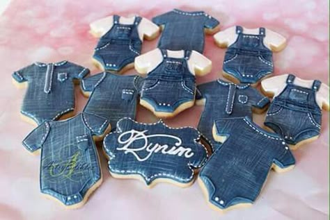 Artsy Edibles by Sobe: Denium Onesies. Baby shower. Birthday celebration. Cute!♡ Denim Themed Party, Denim Baby Shower, Pearls Cake, Baby Shower Cupcakes For Boy, Denim Diamonds, Pearl Baby Shower, Denim And Pearls, Onesie Cookies, Trendy Baby Shower Themes