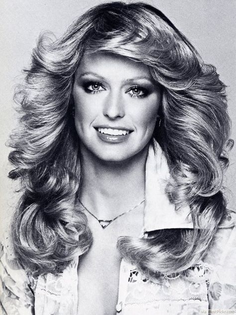 Farrah Fawcett (The Queen) has the best locks since the beginning of the human population. 70s Disco Hairstyles, 70s Hairstyles For Long Hair, Long Hair Cuts Straight, Disco Hair, Farah Fawcett, Francesco Scavullo, Platinum Blonde Bobs, 1970s Hairstyles, Farrah Fawcet