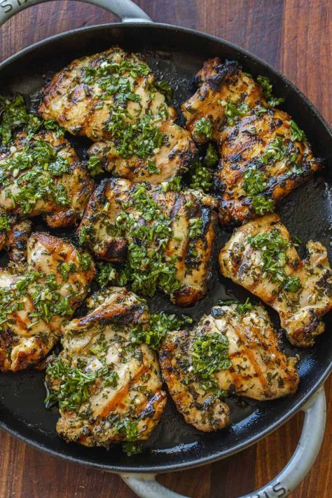 Natashas Kitchen, Chimichurri Chicken, Chimichurri Sauce Recipe, Chimichurri Recipe, Bake Chicken, Grilled Chicken Thighs, Chimichurri Sauce, Pesto Chicken, Main Event