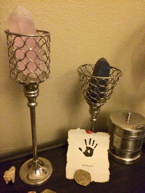 Soul Gems and a message from the Dark Brotherhood Skyrim Themed Party, Skyrim Home Decor, Skyrim Birthday Party, Skyrim Room, Skyrim Ideas, Skyrim Birthday, Skyrim Decor, Skyrim Wedding, Skyrim Crafts