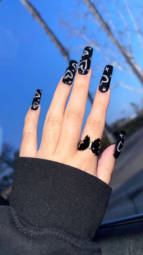 Black And Silver Heart Nails, Black Nails With Heart Design, Black And White Heart Nails, White Heart Nails, Arm Sleeve Tattoos For Women, Black And White Heart, Arm Sleeve Tattoos, Cute Makeup Looks, Sleeve Tattoos For Women