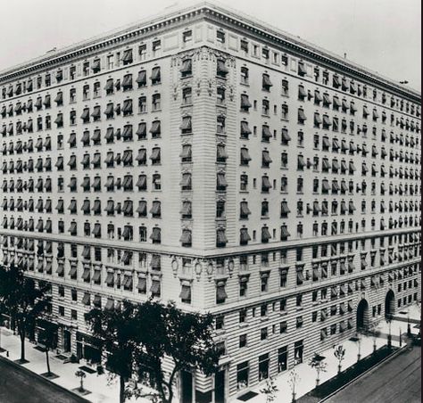 The Belnord, b. 1908, 86th/87th between Broadway and Amsterdam The Belnord Nyc, The Belnord, New York City Buildings, Fantasy Dream, Vintage Nyc, Awesome Architecture, Apartment Buildings, City That Never Sleeps, Nyc Apartment