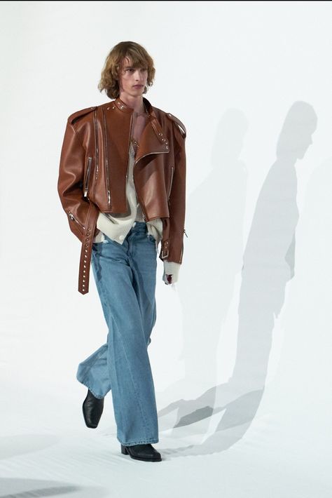 Fall Outfits For Men, Brown Leather Jacket Outfit, Leather Jacket Outfit Men, Fall 2023 Ready To Wear, 2023 Ready To Wear Collection, New York Outfits, Outfits For Men, 2023 Ready To Wear, Leather Jacket Outfits