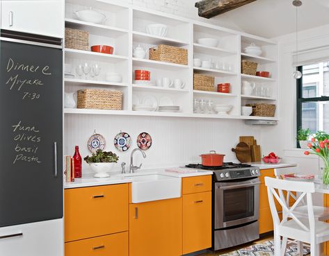 Pumpkin-Orange Kitchen Small Kitchen Makeovers, Kitchen Color Palettes, Kitchen Colour Combination, Best Kitchen Colors, Organize Kitchen, Budget Remodel, Organizing Hacks, Kitchen Cabinet Organization, Upper Cabinets