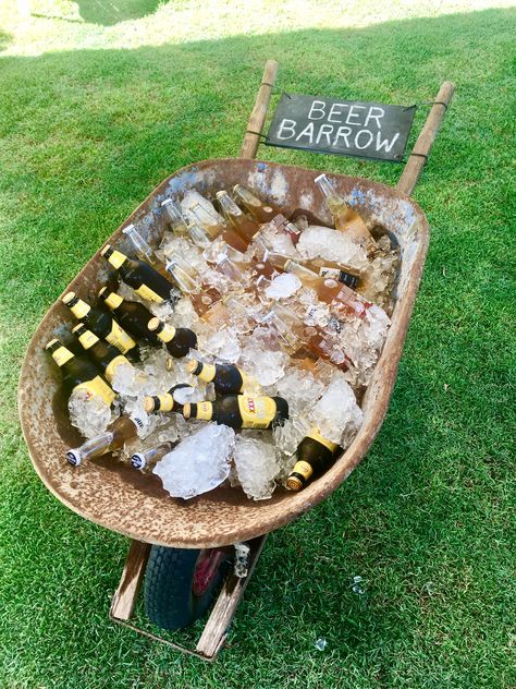 Festival Bbq Party Ideas, Beers And Burgers Party, Burgers And Brews Party Ideas, Pub Party Decorations, Pub Events Ideas, Beer Garden Decor, Beer Event Ideas, Pub Themed Party, Party Beer Station