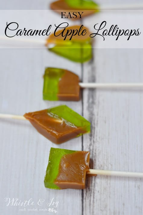 Carmel Apple Lollipops, Apple Lollipops, Caramel Apple Lollipops, Homemade Lollipops, Hard Candy Recipes, Lollipop Recipe, Easy Treats To Make, Caramel Apples Easy, Easy Candy Recipes