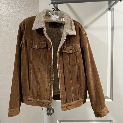 Nwot Very Warm Has Cream Color Fur Inside One Size Fits The Most Muted Clothes, Southwestern Fashion, Gilmore Girls Fashion, Brandy Melville Jacket, Tan Jacket, Capsule Outfits, Alternative Clothing, Fall Clothes, Girls Style