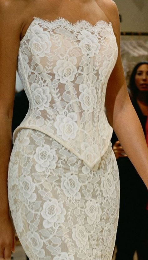 White Chantilly Lace Dress, Vestido Charro, Modern Bridal Dress, White Lace Corset, Simple Wedding Gowns, Stylish Wedding Dresses, Elegant Dresses Classy, Looks Party, Dream Wedding Ideas Dresses