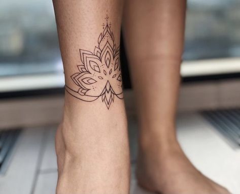 Mandela Tattoo Designs For Women, Mandela Tattoo, Tattoos 2023, 2024 Tattoo, Henna Tattoo Designs Simple, Birth Flower Tattoos, Tattoo Girls, Tattoo Arm, Henna Tattoo Designs