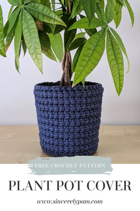 This free plant pot cover crochet pattern adds a modern touch. The instructions include both the pot cover, and a hanging basket with handles.  #freecrochetpattern #crochetbasket #crochetcontainer #crochetplantpotcover #moderncrochet Crochet Planter Cover, Pot Crochet, Crochet Plant Hanger, Planter Cover, Crochet Pot, Crochet Basket Pattern Free, Basket Crochet, Crochet Baskets, Plant Pot Covers