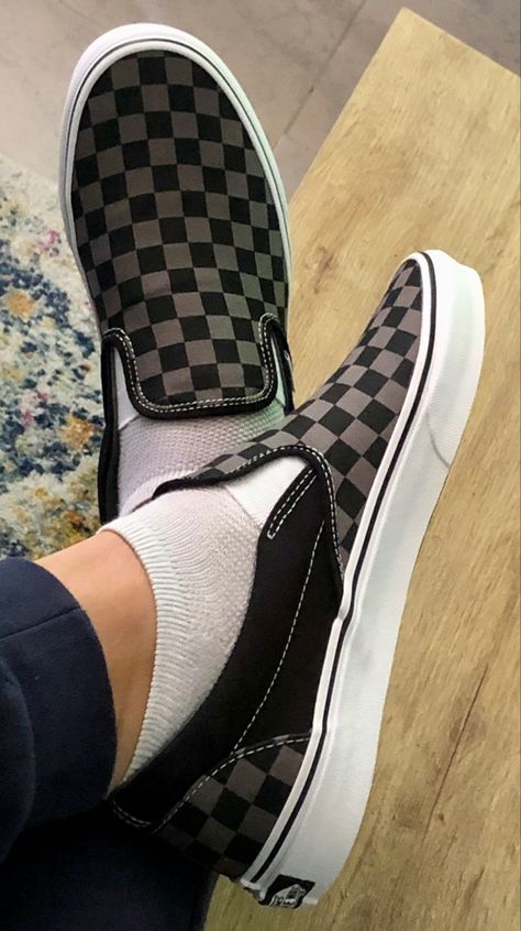 Vans Classic Slip On Outfit, Vans Slip On Outfit Men, Penny Loafers Men Outfit, Vans Slip On Outfit, Slip On Outfit, Loafers Men Outfit, Cute College Outfits, La Girls, Penny Loafers Men