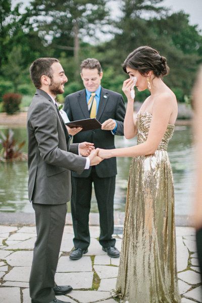 Short Man Tall Woman Couples, Taller Bride Than Groom, Bride Taller Than Groom, Taller Girlfriend Couples, Tall Bride, Pixie Curls, Taller Girlfriend, Tall Girl Short Guy, Short Guy