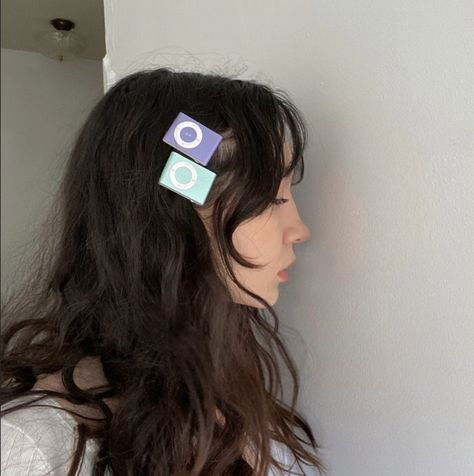 #tiktok #cyberpunk #hairstyles #aesthetic Hairclip Hairstyle, Cyberpunk Hairstyles, Addicted To My Phone, Style Savvy, Clip Ins, Ipod, Cyberpunk, Hair Clips, Long Hair Styles